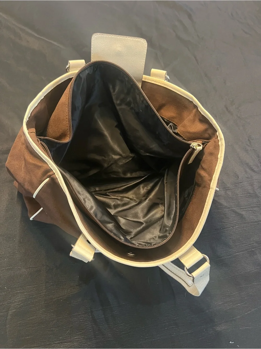 Guess brown logo